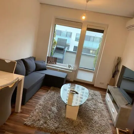 Ice Hockey Apartment *